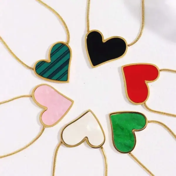 PVD Coated Real Gold Plated 18K Heart Shape Stainless Steel Simple Style Classic Waterproof Non Tarnish 304 Pendant Necklace