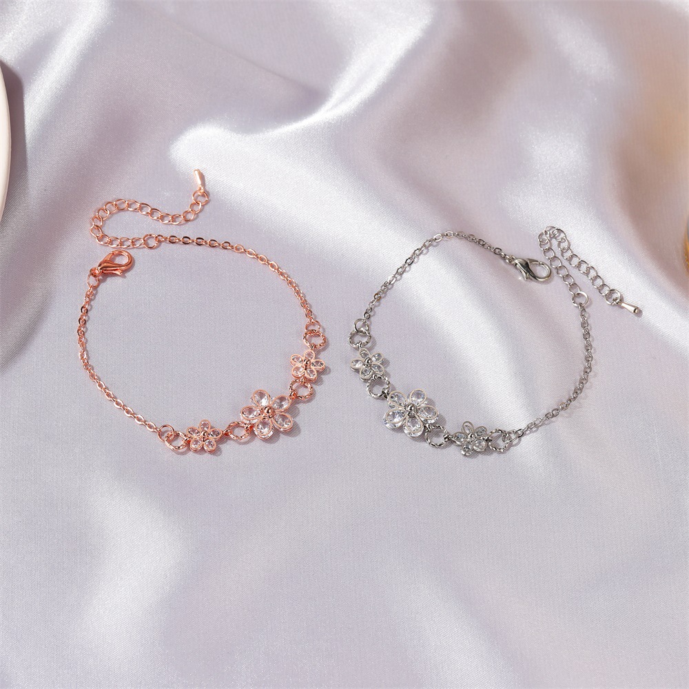 Wholesale Korean Style Small Fresh Crystal Flower Bracelet Niche Design Student Temperament Bracelet Instagram pular Internet Celebrity Birthday Gift