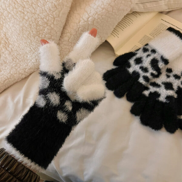 Wholesale Cartoon black and white striped open finger gloves touch screen female autumn and winter leopard print warm thickened knitted finger wool gloves