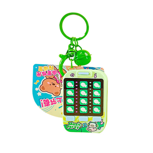 Wholesale Creative cartoon small animal dancing rhythm machine key chain cute bag pendant car key chain gift
