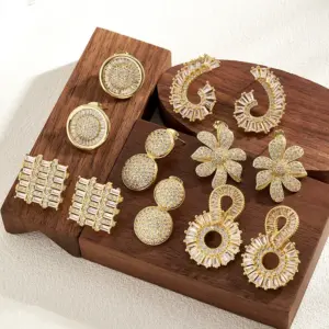 Wholesale Round Electroplated Stud Earrings For Women In Copper With 18K Real Gold Plated 0.03µm-0.05µm Thickness Featuring Zircon Inlay