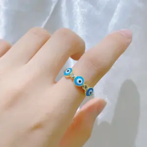 D / Adjustable Opening