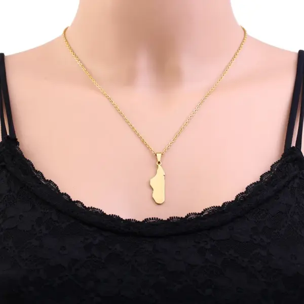 Wholesale Water Plating 18K Gold Plated Map Stainless Steel Ethnic Style Simple Style 304 Stainless Steel Pendant Necklace Long Necklace