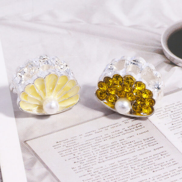 Wholesale Three-dimensional double-sided small fan four-hole loose beads beaded DIY mobile phone key chain necklace bag chain accessories