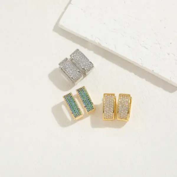 Wholesale 1 Pair Elegant Luxurious Classic Style Solid Color Asymmetrical Plating Inlay Copper Zircon 14k Gold Plated Hoop Earrings