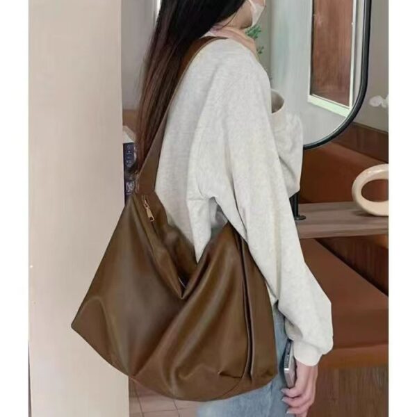Wholesale Niche Design Bag Women's New 2024 Large Capacity High-class Tote Commuter Bag All-match Shoulder Crossbody Bag