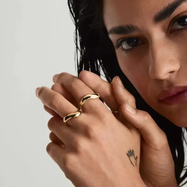 Curved Arc Surface 304 Stainless Steel Ring Plated 18K Gold Geometric Pattern Sporty Style Women's Bracelet Diamond Embedded