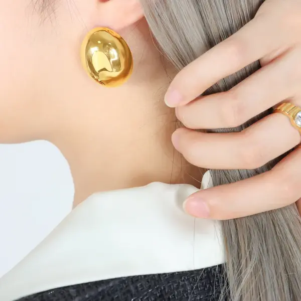 Wholesale PVD Coated Real Gold Plated 18K Gold Oval 304 Stainless Steel Simple Style Artistic Waterproof Non Tarnish Ear Studs