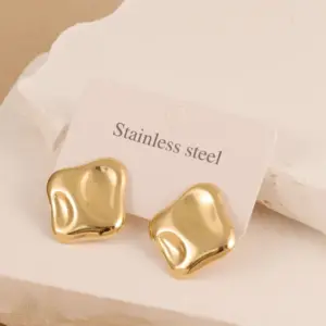 Gold / Average Size / Style 147