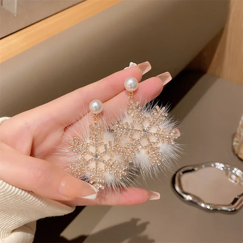 Wholesale Fashion Snowflake Imitation Pearl Alloy Inlay Rhinestones Women's op Earrings 1 Pair