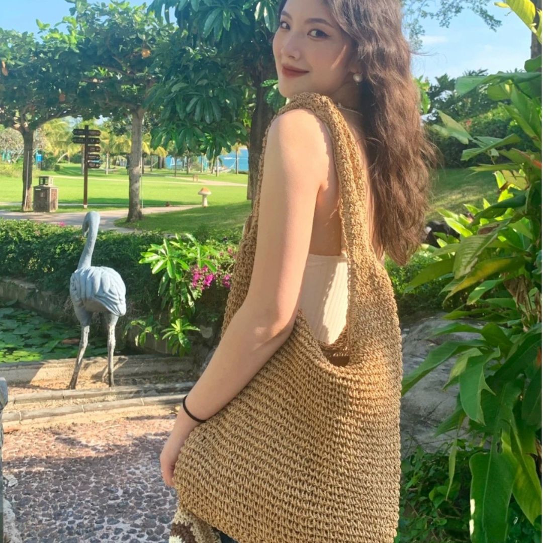 Wholesale Straw Woven Bag Women's 2025 New Summer Seaside Vacation Beach Bag Shoulder Bag Mori Style Handmade Woven Bag Large Capacity