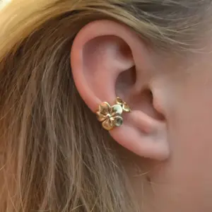 Wholesale 304 Stainless Steel Flower PVD Coated Real Gold Plated Pastoral Artistic Waterproof Non Tarnish Ear Cuffs