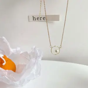 Geometric Pearl Necklace