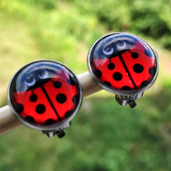 Wholesale Europe and the United States cross-border hot ladybug wave point girl stainless steel ear clip personality creative earrings earrings without earholes