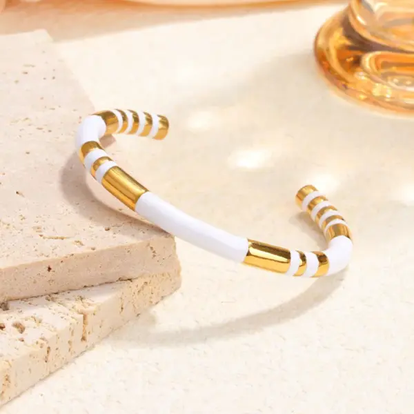 Wholesale PVD Coated Real Gold Plated 18K Gold C Shape Titanium Steel IG Style Elegant Waterproof Non Tarnish Titanium Steel Cuff Bracelets