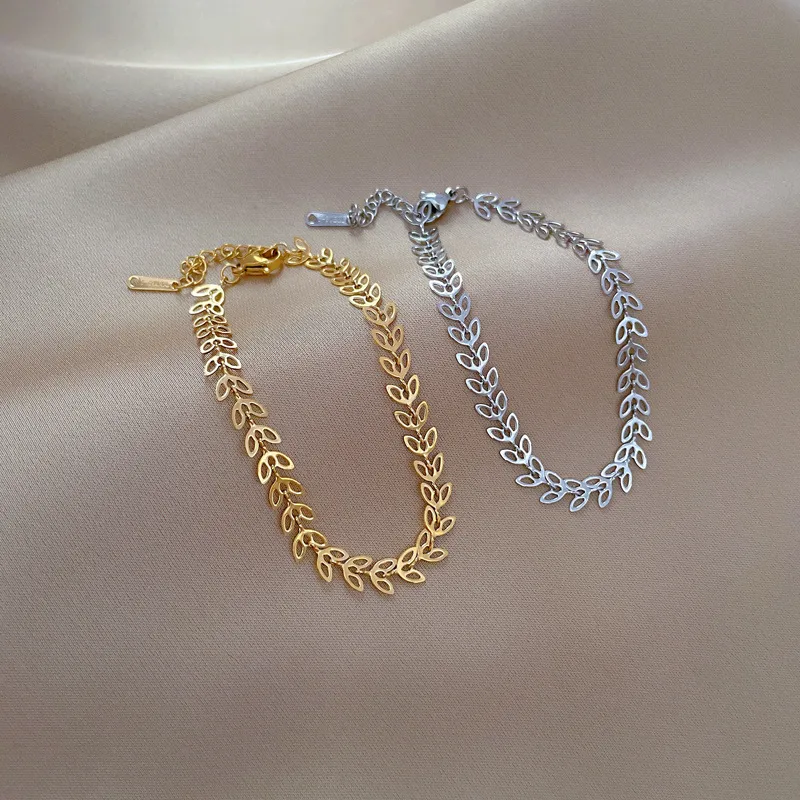 Wholesale Electroplating Golden Plated Geometric Titanium Steel Casual Simple Style Titanium Steel Bracelets