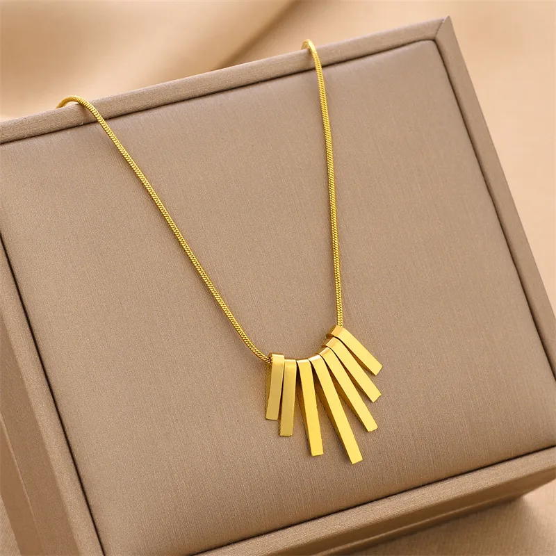 Wholesale Real Gold Plated Square 304 Stainless Steel Fashion Waterproof Non Tarnish Necklace
