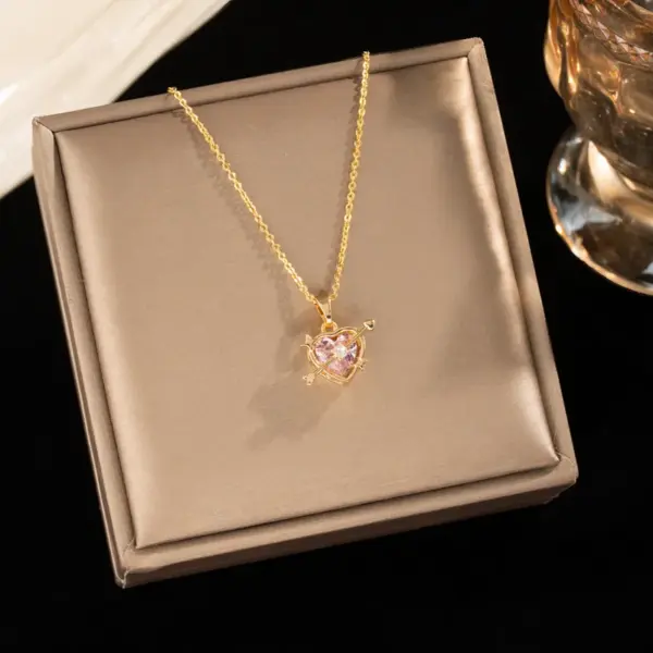 Fashionable Versatile Gold Plated Titanium Steel Necklace Copper Pendant Lockbone Chain Collection Elegant Glowing Jewelry