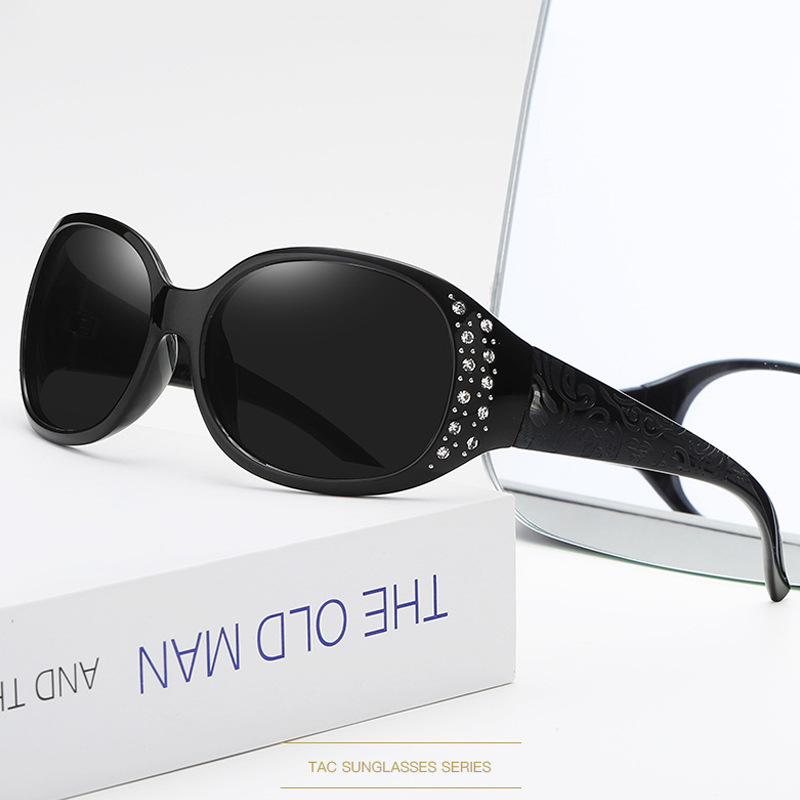 Wholesale New larized Sunglasses Fashion Diamond Sunglasses European and American Women Retro Trendy St Glasses Frame Wholesale A008