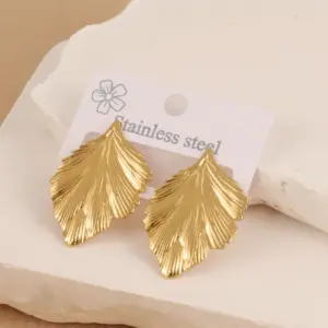 Gold / Average Size / Style 118