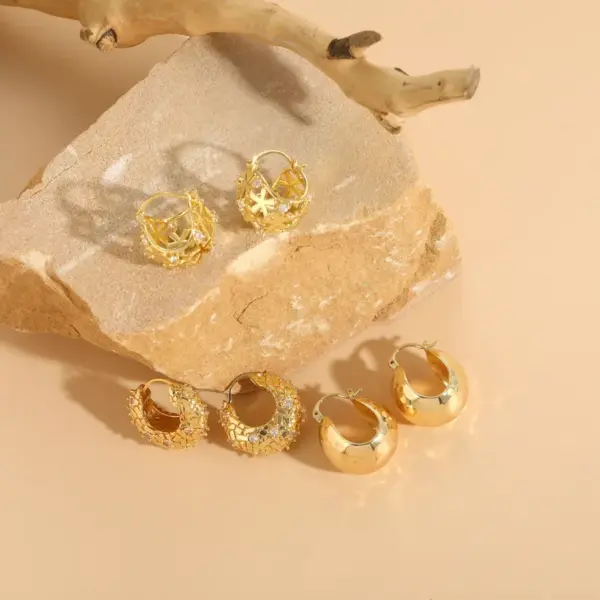 Wholesale 1 Pair Elegant Classic Style Solid Color Copper Plating Inlay Zircon 14k Gold Plated Earrings