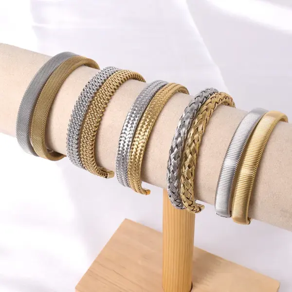 Wholesale Casual Simple Style Solid Color Stainless Steel Plating Bangle
