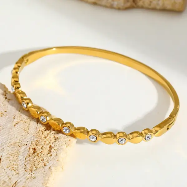 Elegant Simple Stainless Steel 18K Gold Embedded Zircon Flower Waterdrop Bracelet Luxury Jewelry Accessories For Women