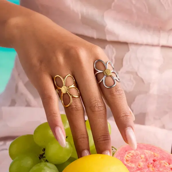 Wholesale Titanium Steel Hollow Flower Ring Women's Versatile Stainless Steel Ring Non-fading Adjustable Size Heart And Flower Pattern