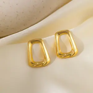【XKE0480】Geometric Trapezoid Earrings / Gold