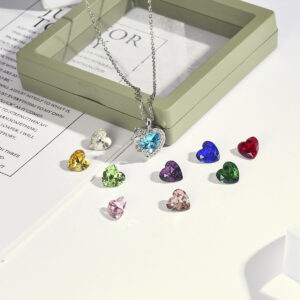 Silver rose heart-shaped necklace (containing ten diamonds)