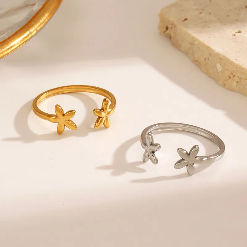 Wholesale Ion Plating (IP) 18K Gold Plated Flower 304 Stainless Steel Simple Style Waterproof Non Tarnish Open Rings