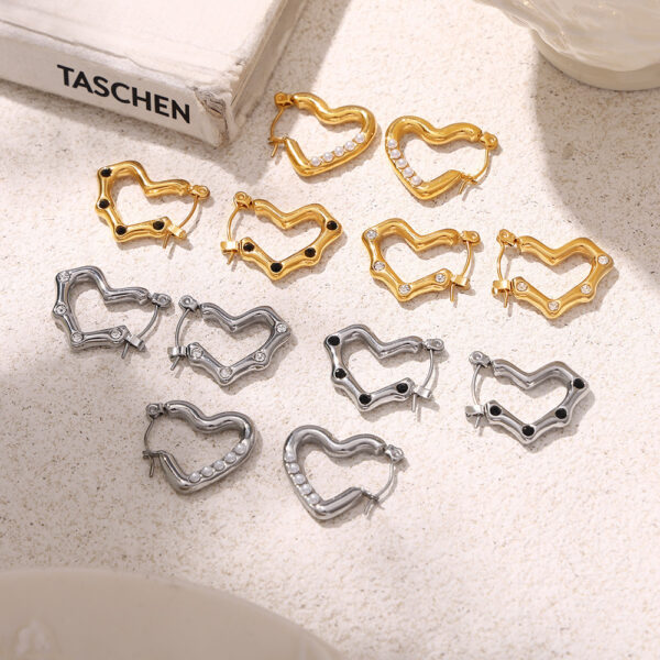 Wholesale Niche Ins Style Heart-shaped Imitation Pearl Earrings Stainless Steel 18k Gold Plated Light Luxury Ear Studs Simple Earrings in stock Women