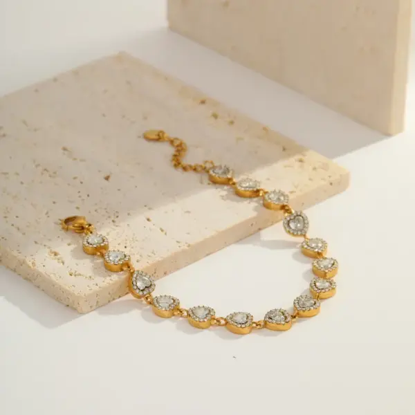 Wholesale Color Retention 304 Stainless Steel Round Heart Zircon Bracelet Gold Plated Elegant Bracelet