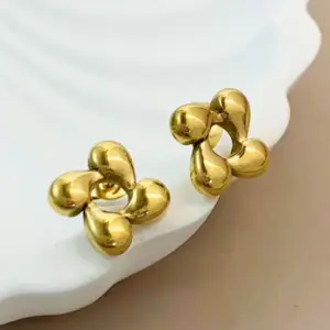 Gold / Average Size / Style 15