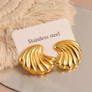 Gold / Average Size / Style 93