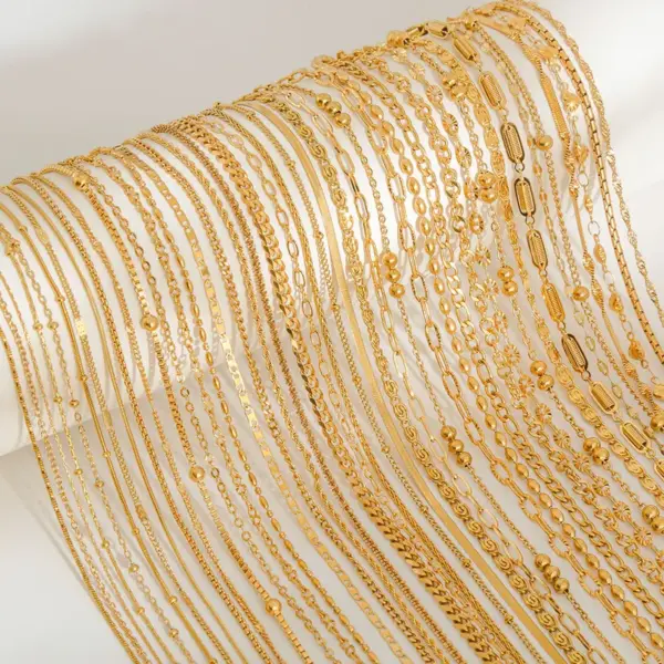 Elegant Simple Titanium Steel Basic Box Chain Jewelry Stainless Steel Plated 18K Blade Chain Necklace For Women Casual Love Pattern