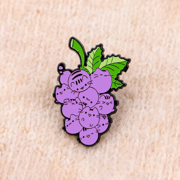 oly-169cb3eb1f0a12c5b45c61431f315a22 Wholesale Cartoon grape cat brooch cartoon metal badge