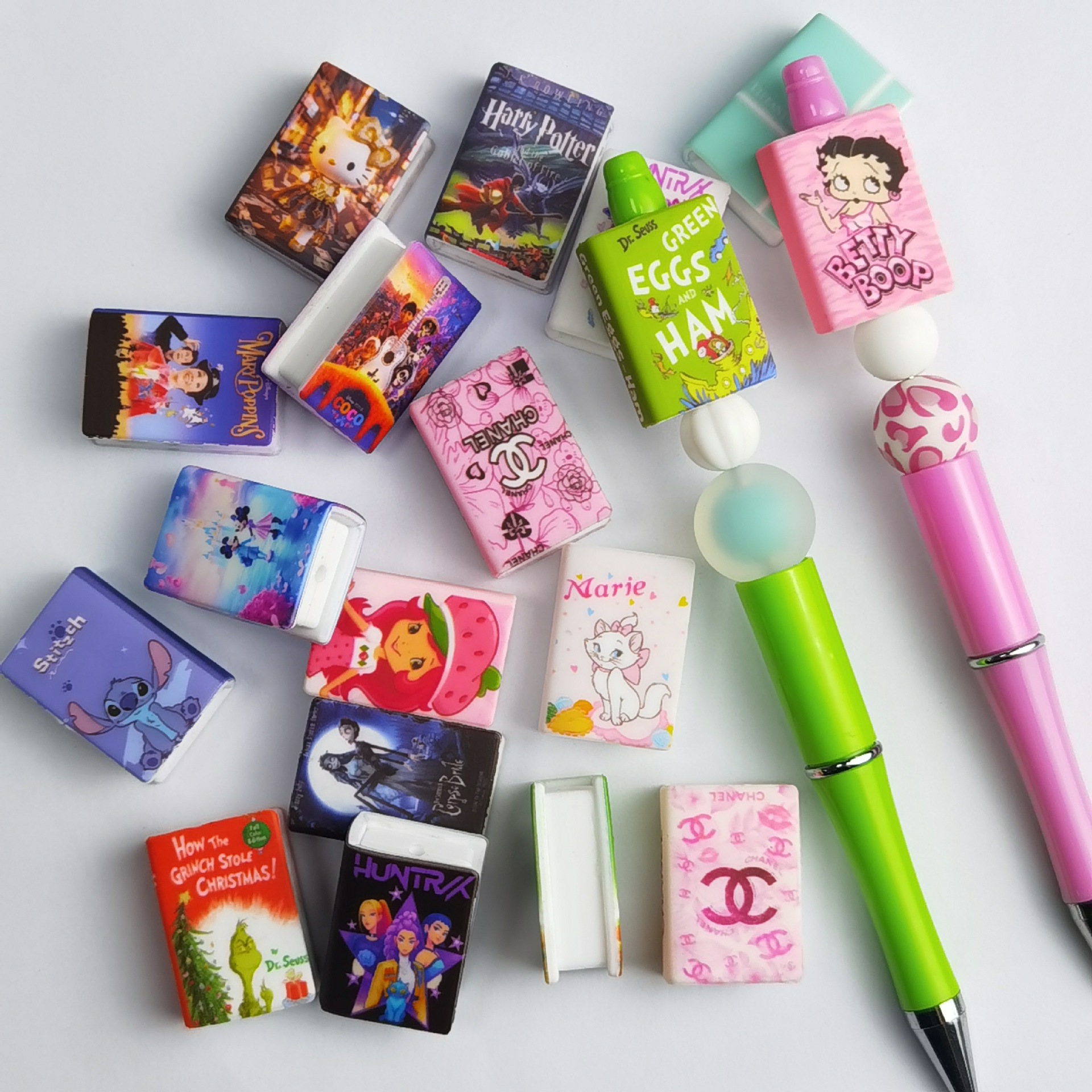 Wholesale Silicone 3D p- Book Cartoon Character DIY Beads