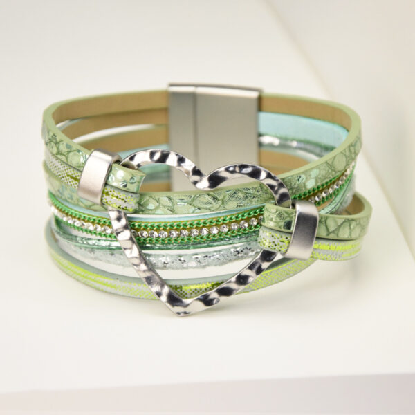 Wholesale 2024 cross-border new leather bracelet exaggerated love accessories wrist jewelry ladies magnet buckle bracelet