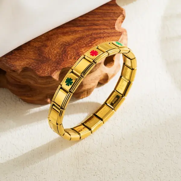 Wholesale Retro Streetwear Star Moon 304 Stainless Steel 18K Gold Plated Stainless Steel Bracelets In Bulk