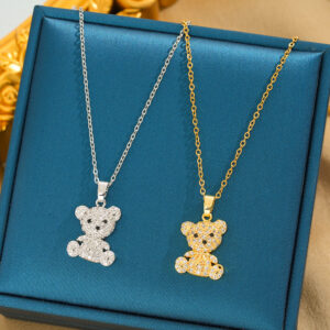 Wholesale Cross-Border Hot Selling Personalized Three-Dimensional Bear Titanium Steel Necklace Women's Niche Full Diamond Temperament Clavicle Chain Spot Wholesale Factory