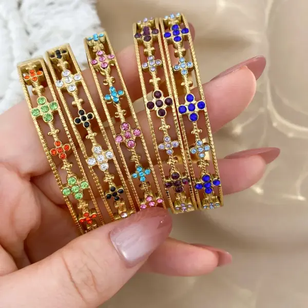 Wholesale Elegant Cross Pattern Titanium Steel Bracelet High-End Design Sensation Small Audience Gold Plated