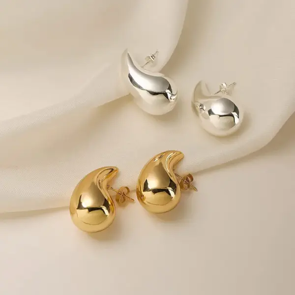 Wholesale 1 Pair Simple Style Commute Water Droplets Plating Copper Gold Plated Silver Plated Ear Studs