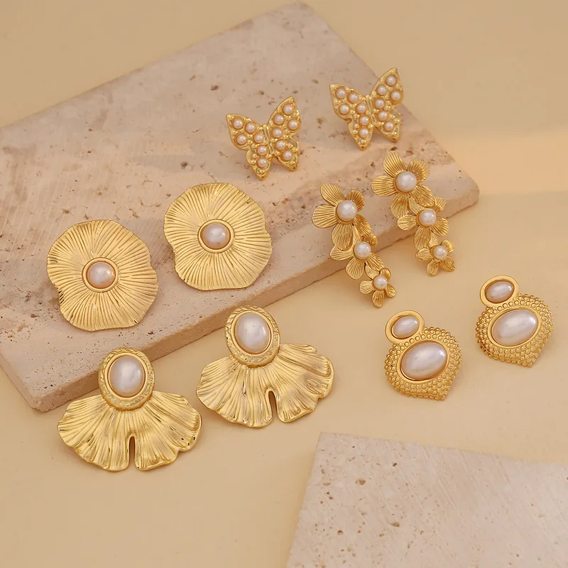 Wholesale Ion Plating (IP) 18K Gold Real Gold Plated Flower Butterfly 304 Stainless Steel Luxurious Simple Style Commute Waterproof Non Tarnish Ear St