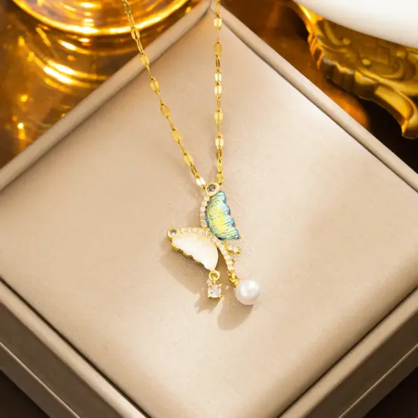 Wholesale PVD Coated Real Gold Plated Butterfly Stainless Steel Simple Style Classic Style Waterproof Non Tarnish Pendant Necklace