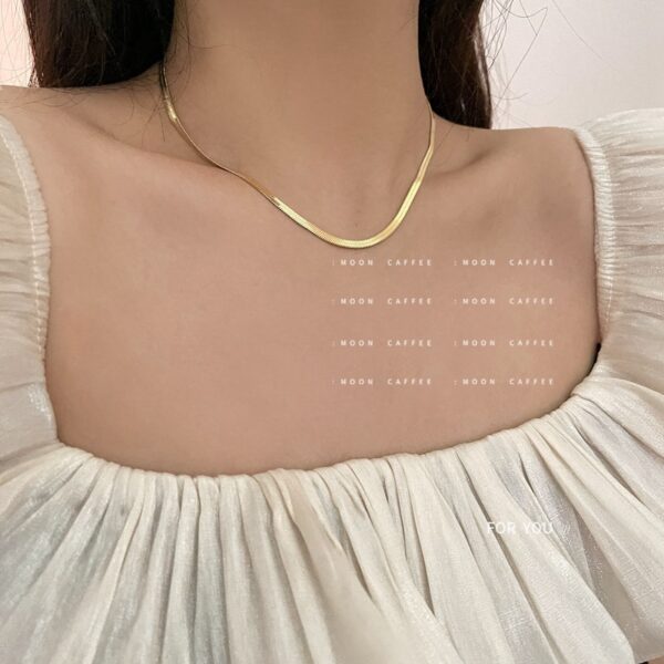 Wholesale A must-have for fashionistas: a simple titanium steel snake bone chain that won't fade, versatile, and exudes elegance. A trendy European and American style clavicle chain/necklace.