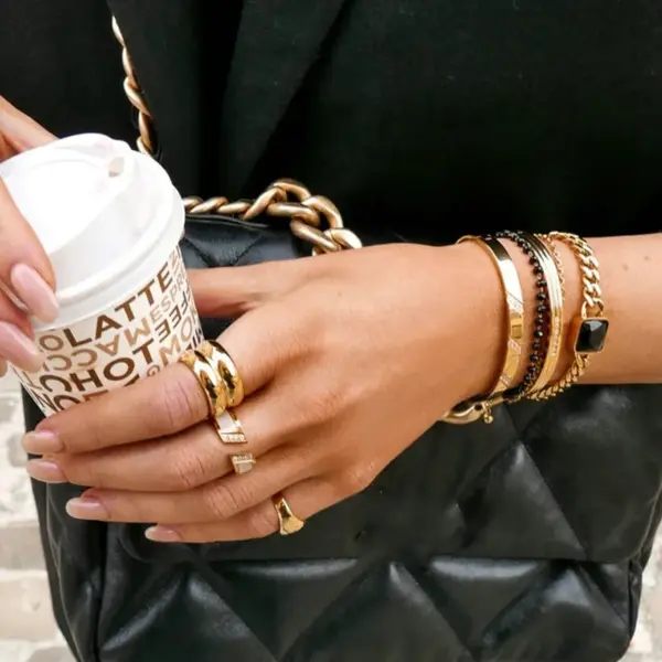 Wholesale PVD Coated Real Gold Plated 18K Gold Circle 304 Stainless Steel Elegant Waterproof Non Tarnish Rings