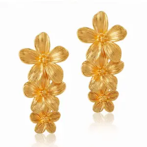 Wholesale 1 Pair Romantic Flower Plating Copper 18K Gold Plated Drop Earrings