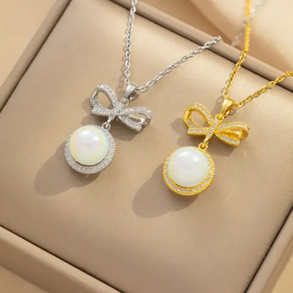 Ion Plating (IP) 18K Gold Plated Shamrock Sunflower Four Leaf Clover Titanium Steel Copper IG Style Simple Shiny Pendant Necklace