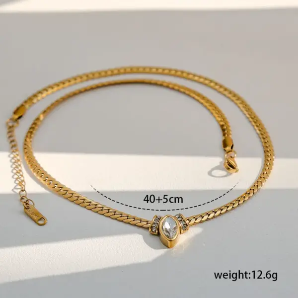 Elegant Vintage Diamond Embedded Stainless Steel Eye Necklace Women's Fashion Jewelry Accessory Casual Heart Pattern Lobster Clasp Cuban Chain